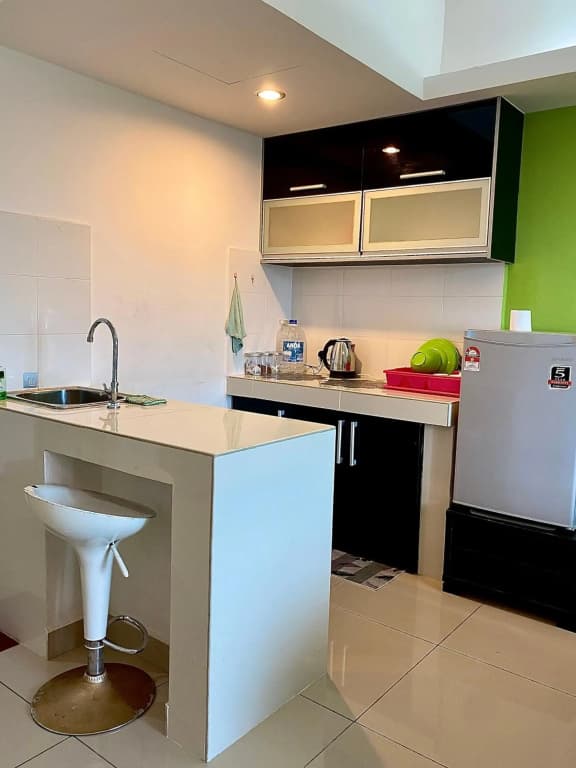 Private Studio Viana Court Service Apartment 2 with private parking - photo 11