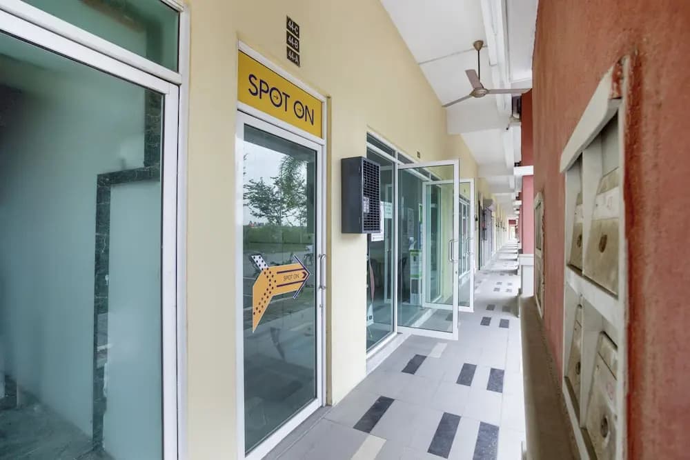 Sohotel by OYO Rooms - photo 1