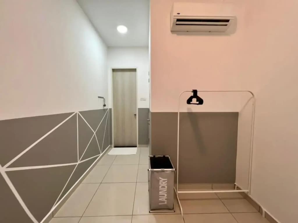 KLCC Legasi Kg Bharu muslim homestay facing unblock view and walking distance to Twin Tower, LRT train next to building - photo 14