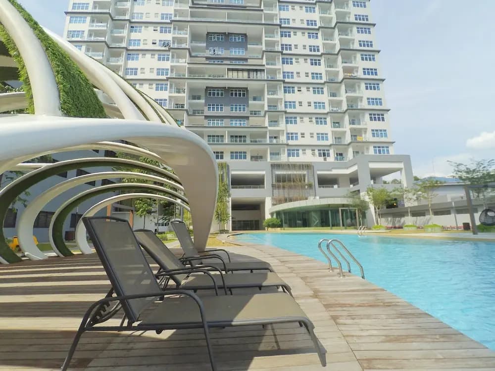 Teiw Family Homestay at Skypod Residence Puchong - photo 17