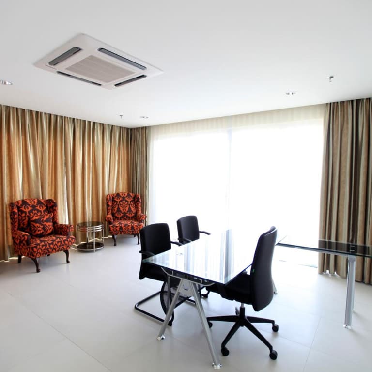 Merdeka Suites Hotel - photo 12