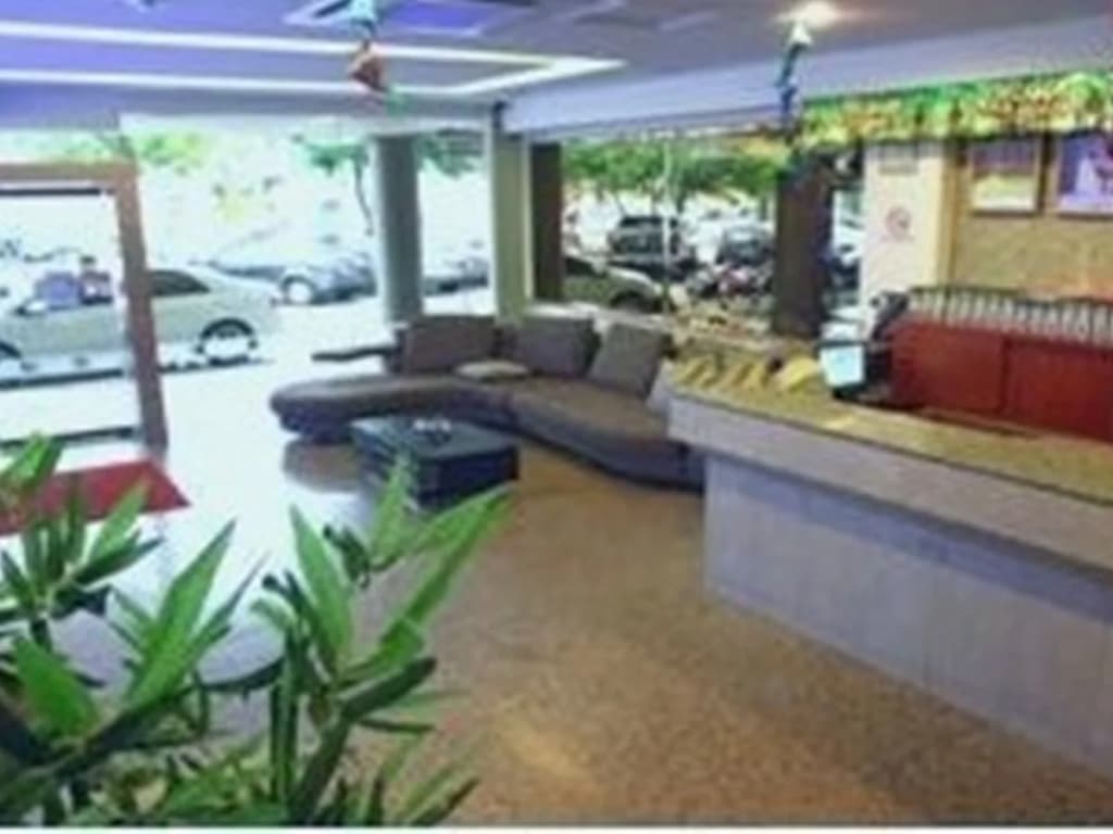 Royal Hotel - photo 10