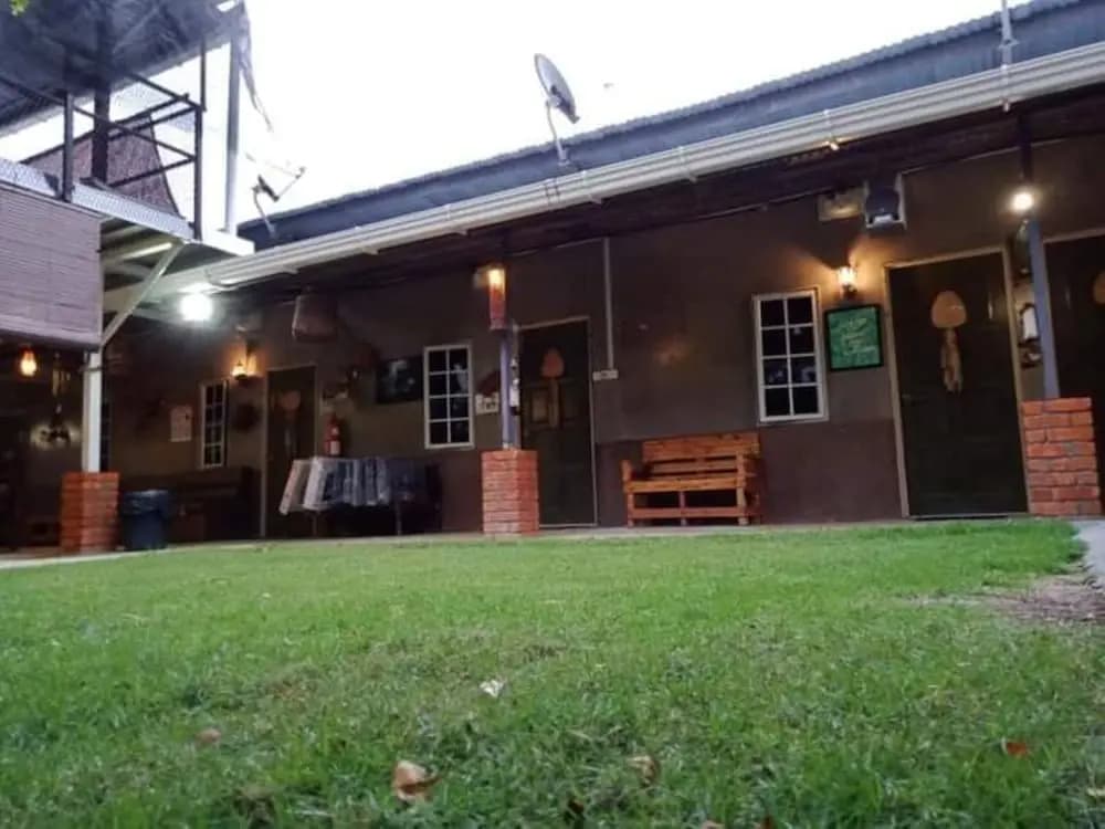 OYO Home 90426 Kepayan Dnd Stay - photo 10