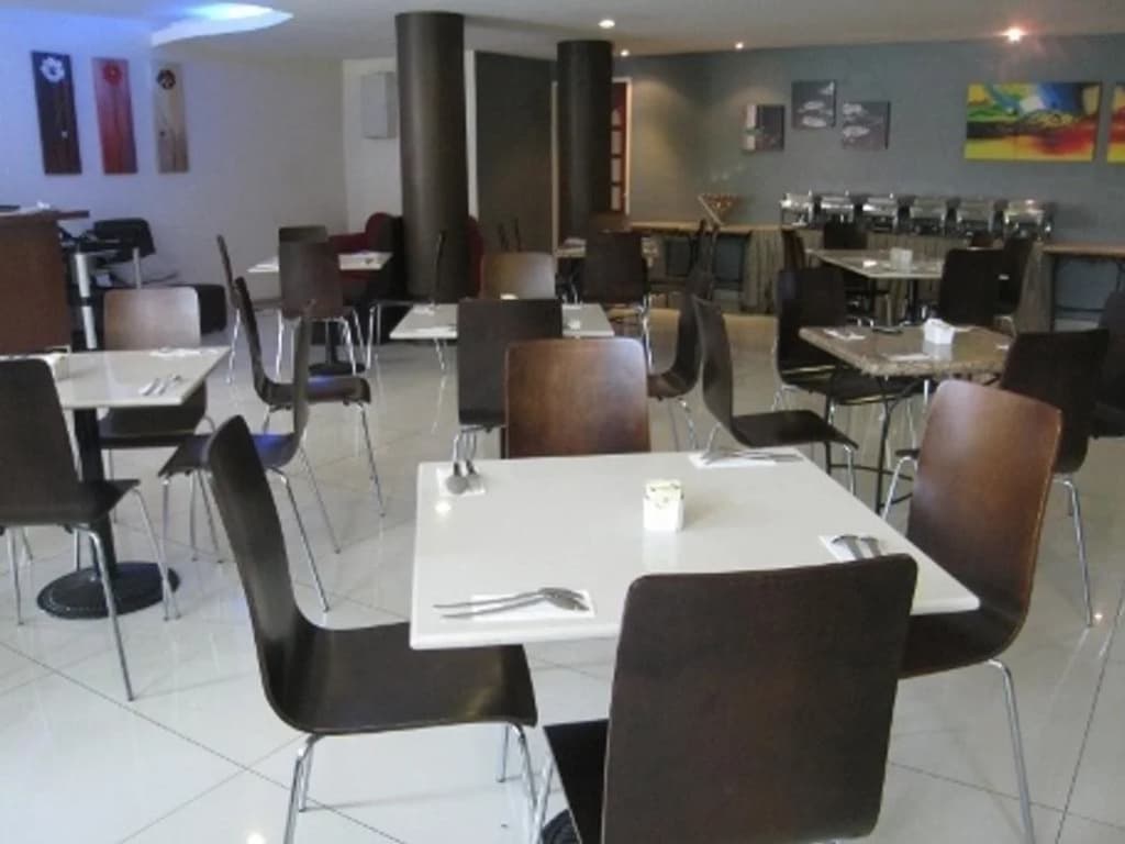 Casuarina Hotel - photo 22