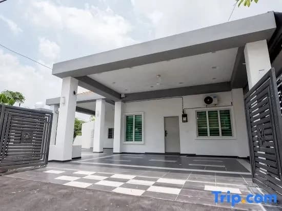 De Luma(The Rumah Alma 9 bedroom/8 bathroom - photo 1