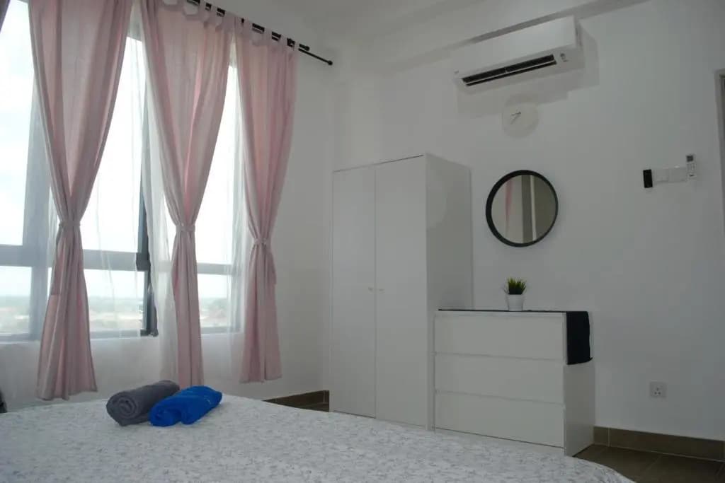 Zulanie Suite at Troika Residence, Cozy & Comfort, Free Wifi & Netflix - photo 16