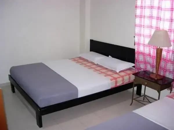 Gold Leaf Hotel - photo 9