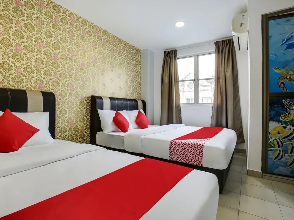 Ms Nyonya Hotel by OYO Rooms - main photo