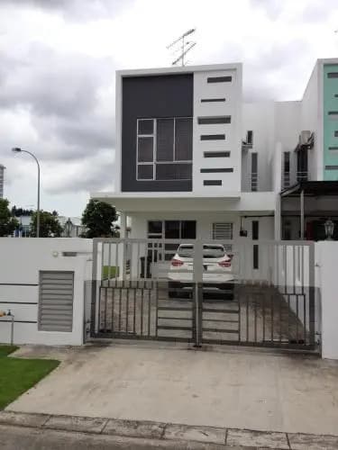 Comfort Holiday Home @ Bukit Indah - photo 1