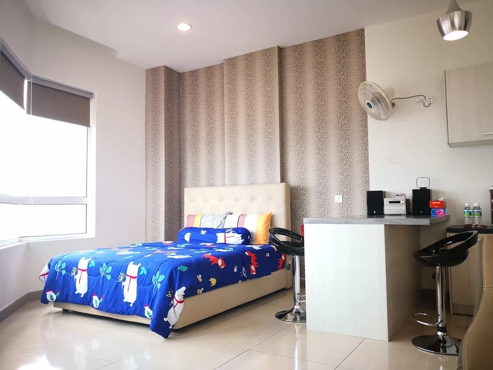 Octagon 21 Guest House - photo 3