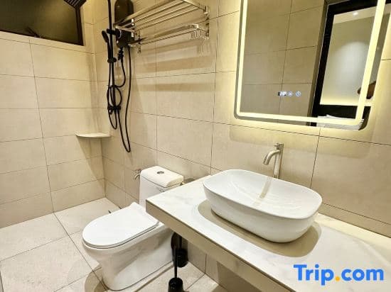 Cayana Villa by H&H Leisure Guest House - photo 3