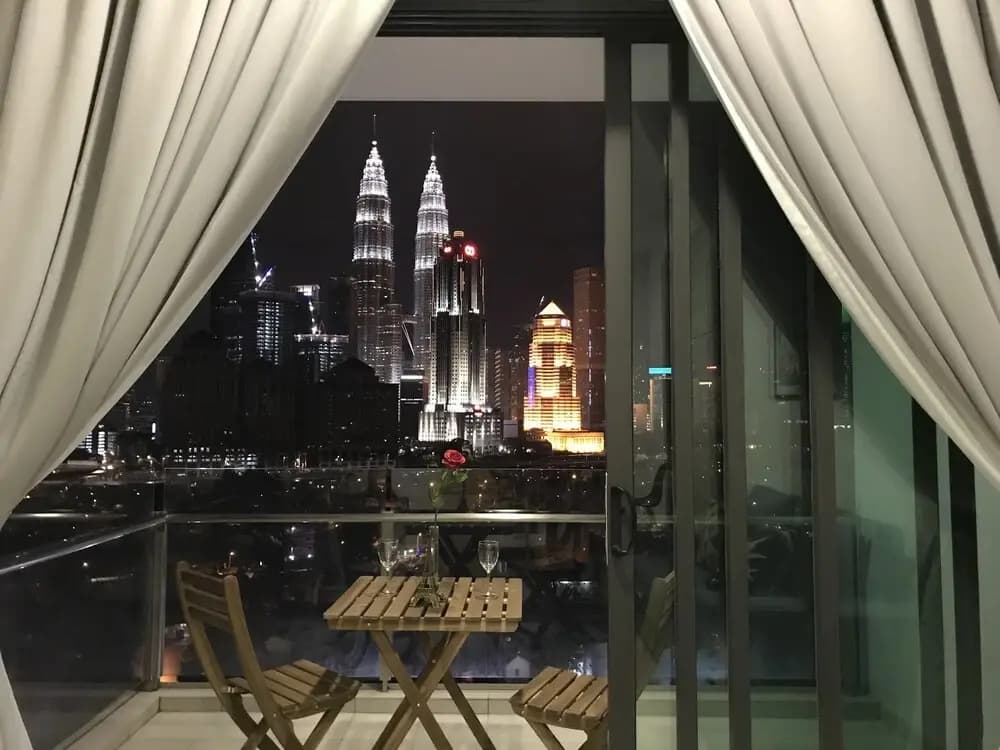 Cozy Homestay With KLCC Twin Tower View - photo 17