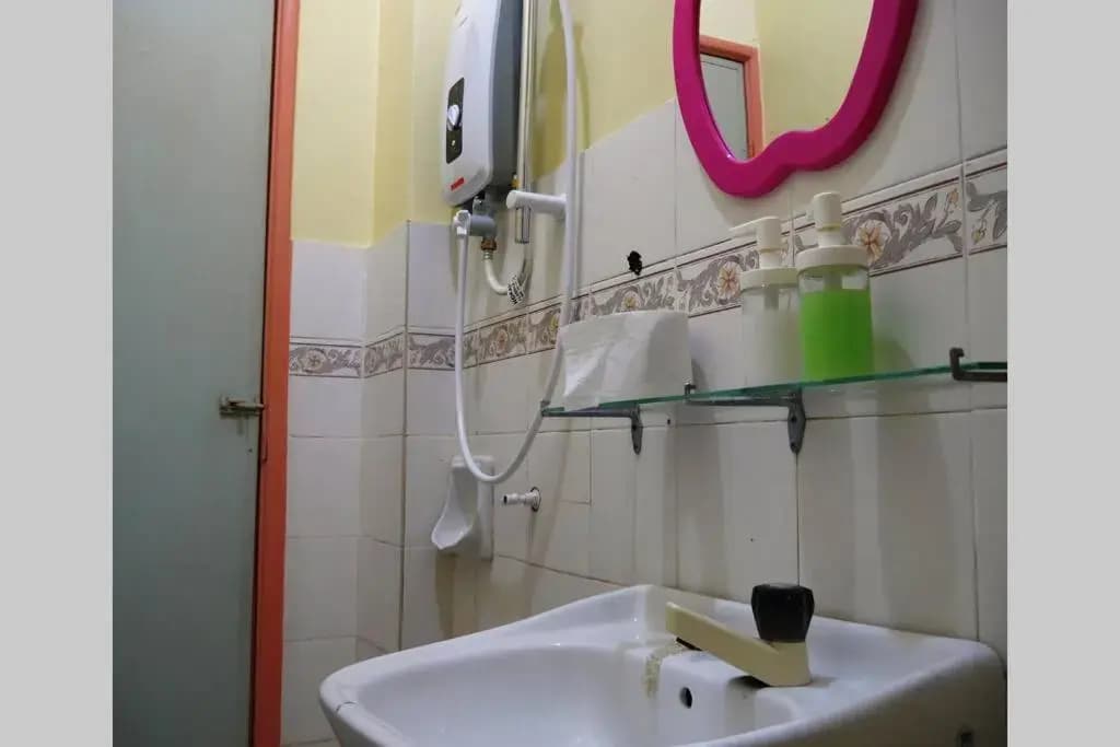 Colourful homestay - (near jeti sky mirror) - photo 8