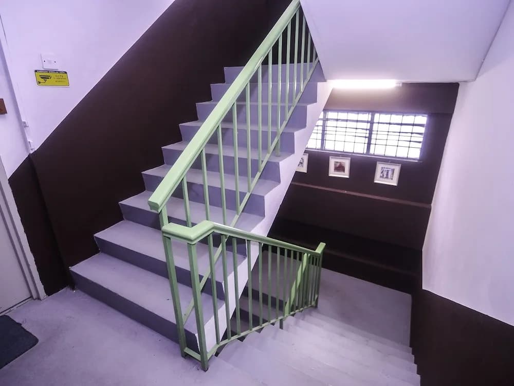 Golden Lounge by OYO Rooms - photo 9