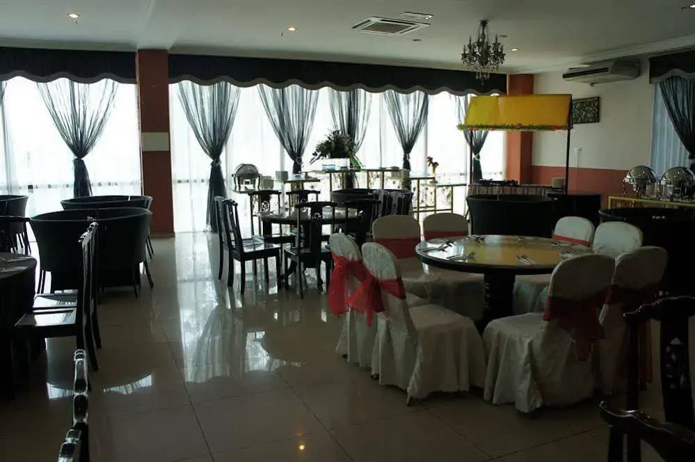 Hotel Abadi Melaka - photo 18