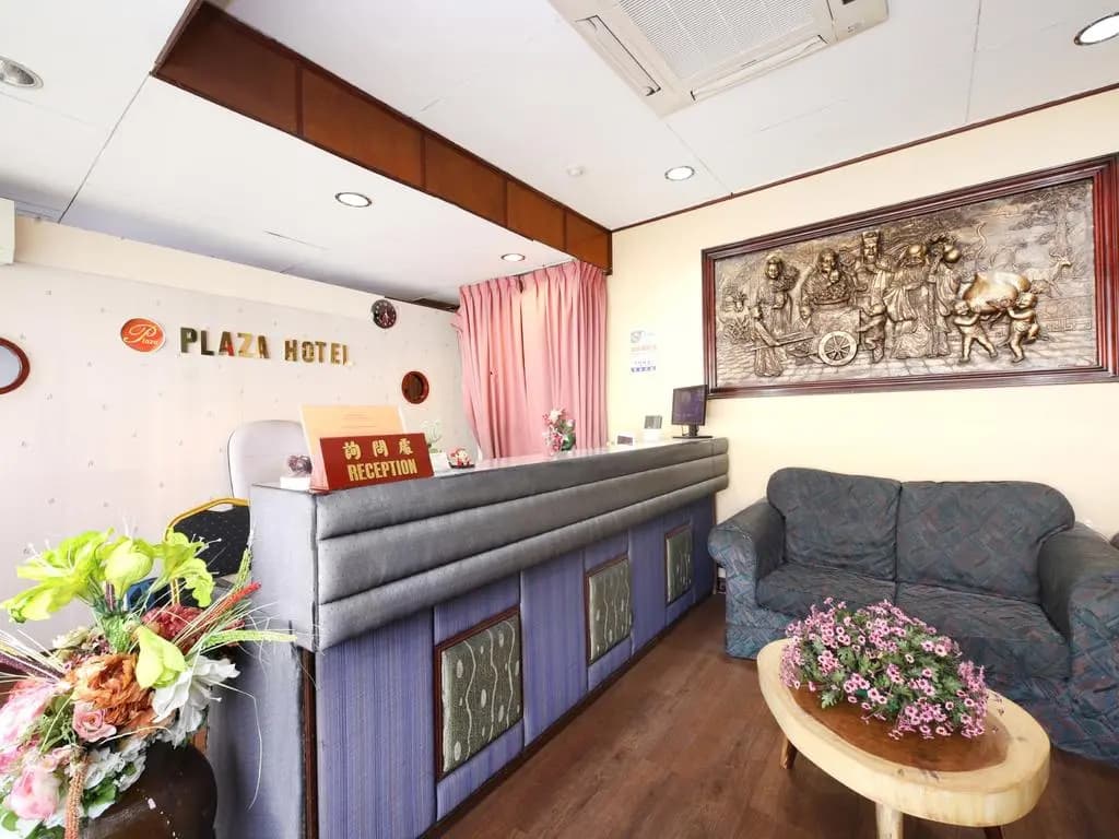 OYO 699 Plaza Hotel - photo 2