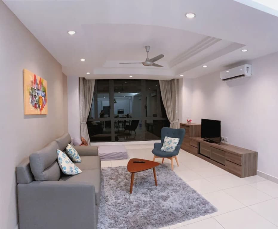 Romantic Mansion at The Landmark - photo 29