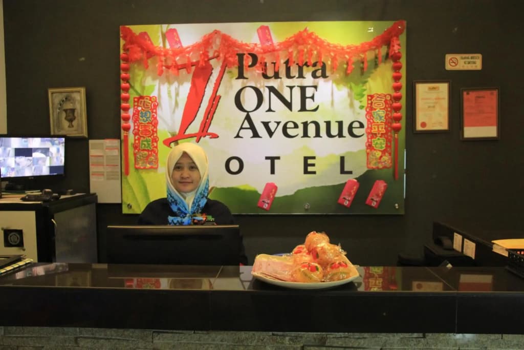 Putra One Avenue Hotel - photo 17