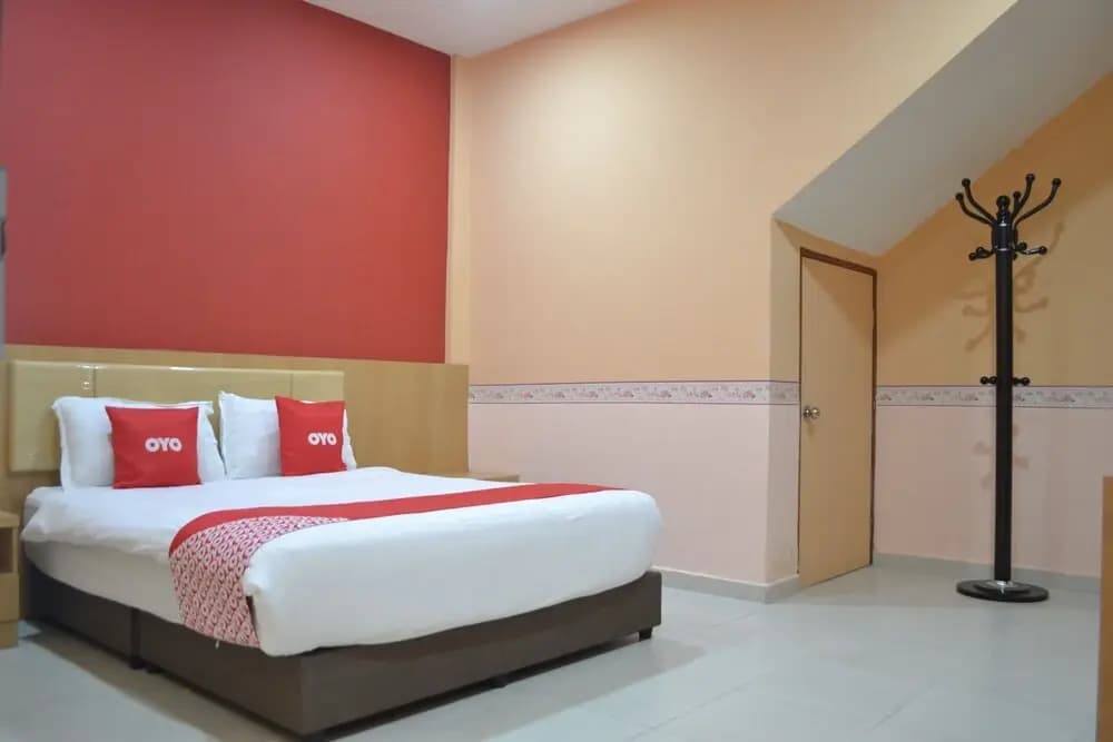 OYO 89691 Hotel Puteri Miqaila - photo 6
