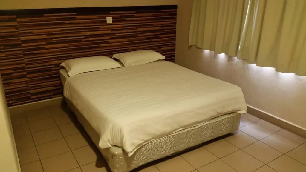 Hotel Iskandar - photo 6
