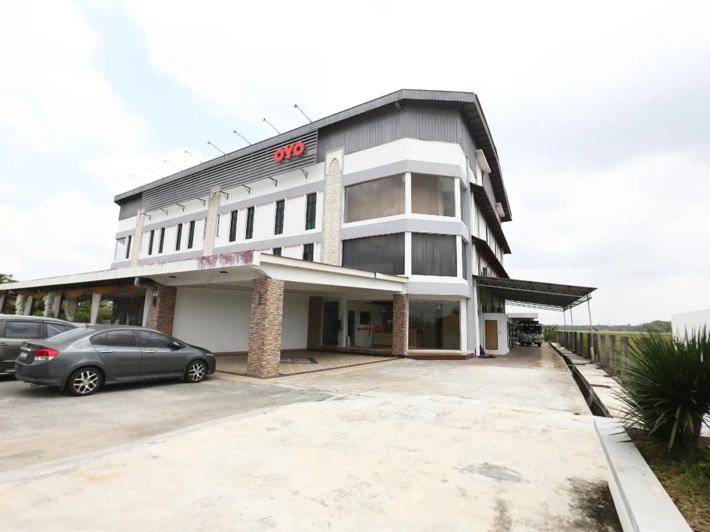 OYO 89888 Dz Residence Guest House - main photo
