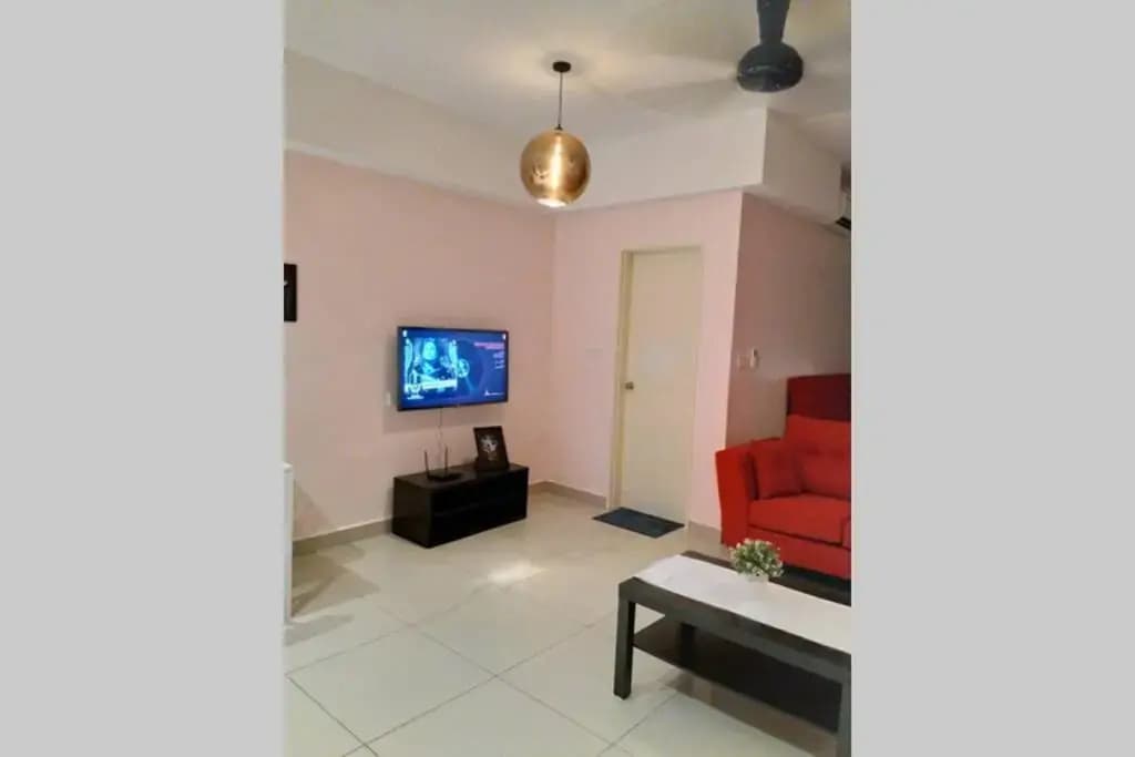 HB1512- Hyve Studio unit, Lake view, Cyberjaya, Free Wi-Fi, Free Parking, Netflix,Pool - photo 3