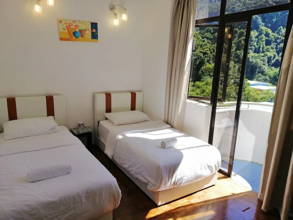 Eden Seaview Condominium II - photo 2