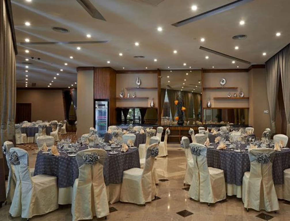Renaissance Kuala Lumpur Hotel & Convention Centre - photo 35