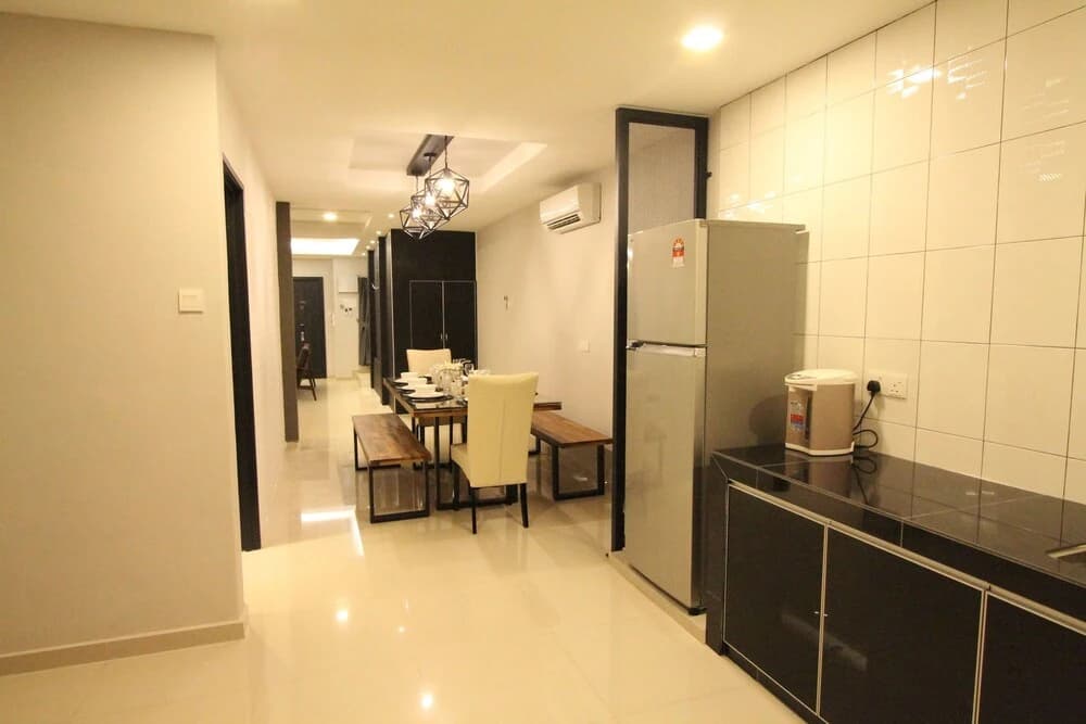 Ian's 5th Home - photo 16