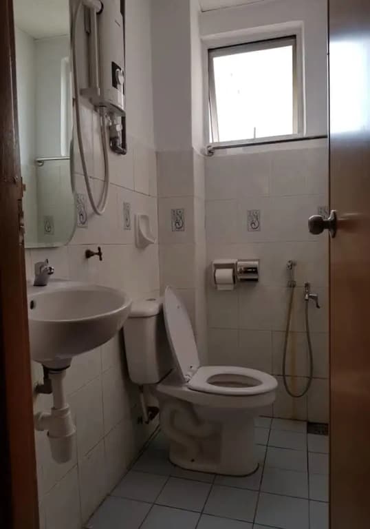 Anjung Apartment 3BR 8 - photo 4