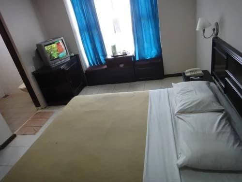 Batu Burok Beach Resort - photo 3