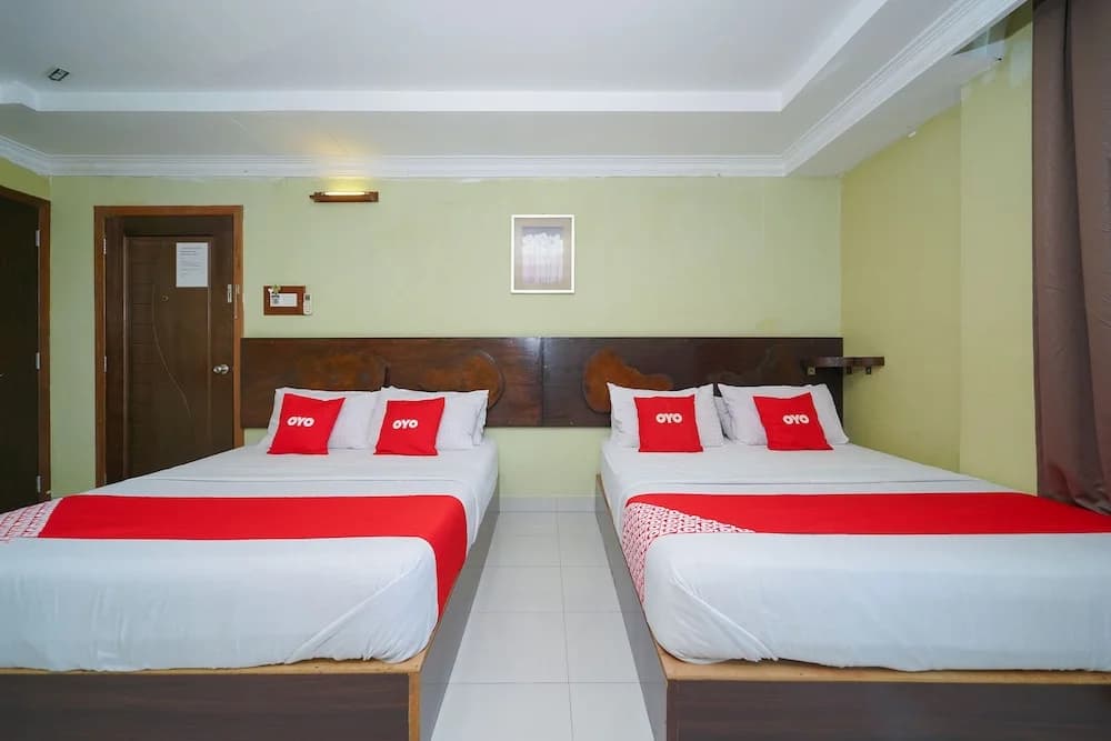 Fins Hotel by OYO Rooms - photo 6