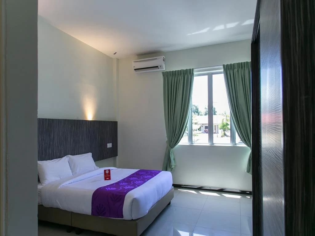 OYO Premium Jalan Pantai Tengah - photo 6