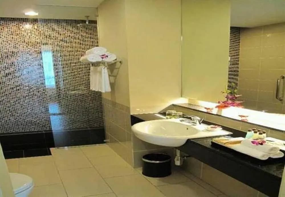 Pearl Suites Swiss Garden Residences - photo 9