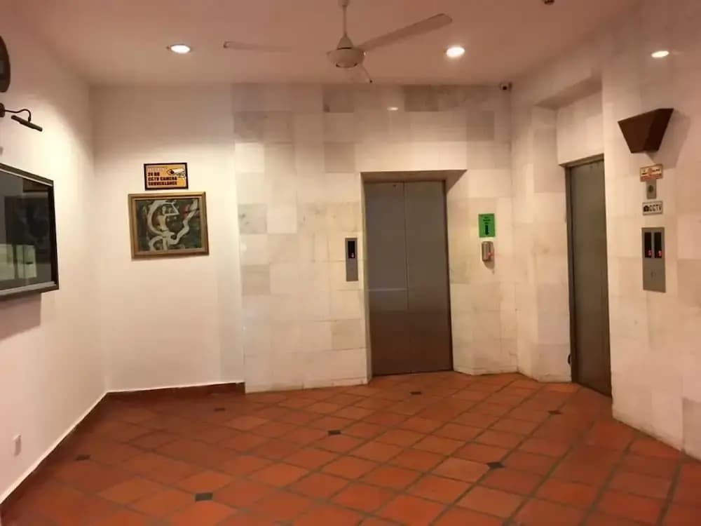 Designer Suite Apartment - photo 22