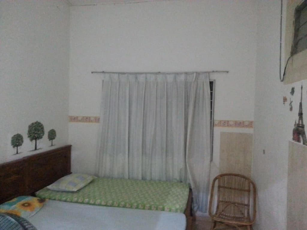 Homestay Aircond Pantai Timur Chalet Guest House Kak Mah - photo 2
