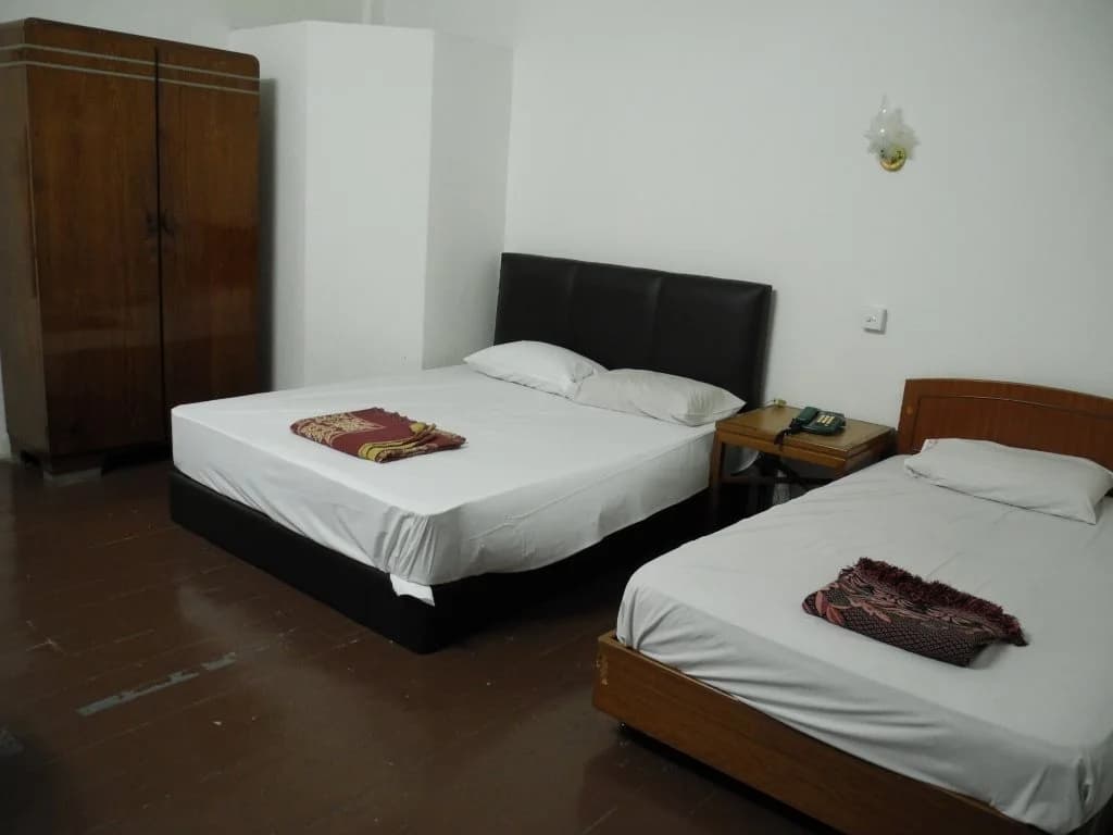 New Savoy Hotel - photo 2