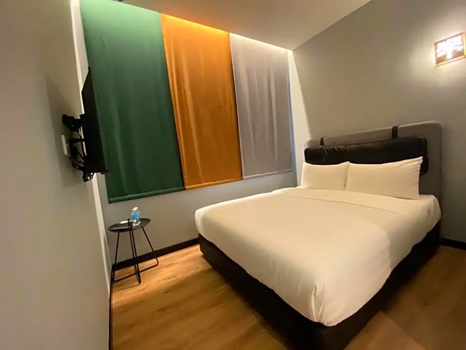 The Seraya Hotel - photo 4