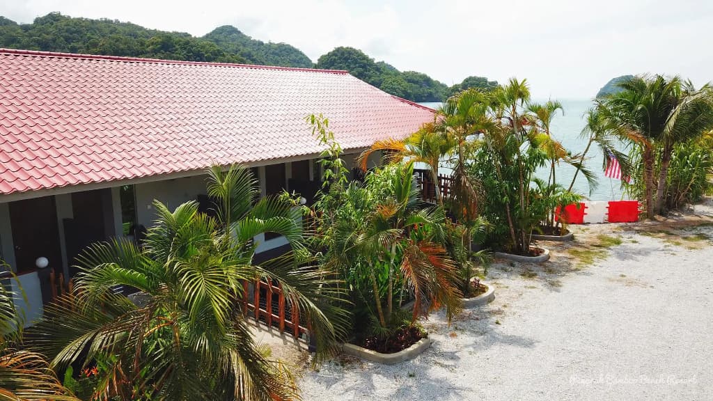 Penarak Bamboo Beach Motel - photo 11