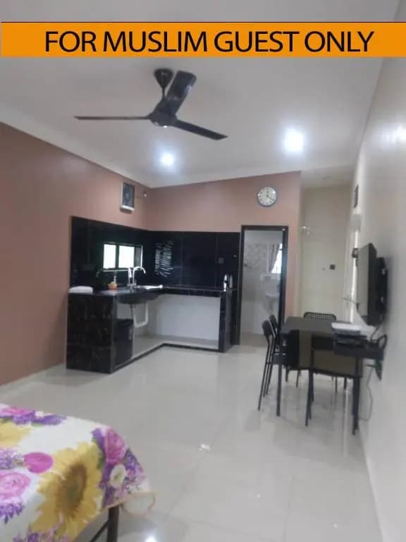 Yasmeen Studio Roomstay Kijal - Room 1 - FOR TWO PERSON ISLAM GUEST ONLY - photo 3