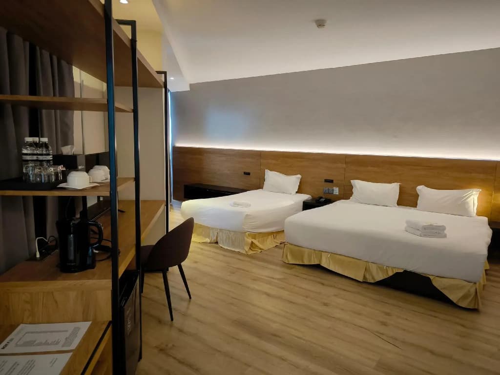 Roxy Hotel Padungan - photo 18