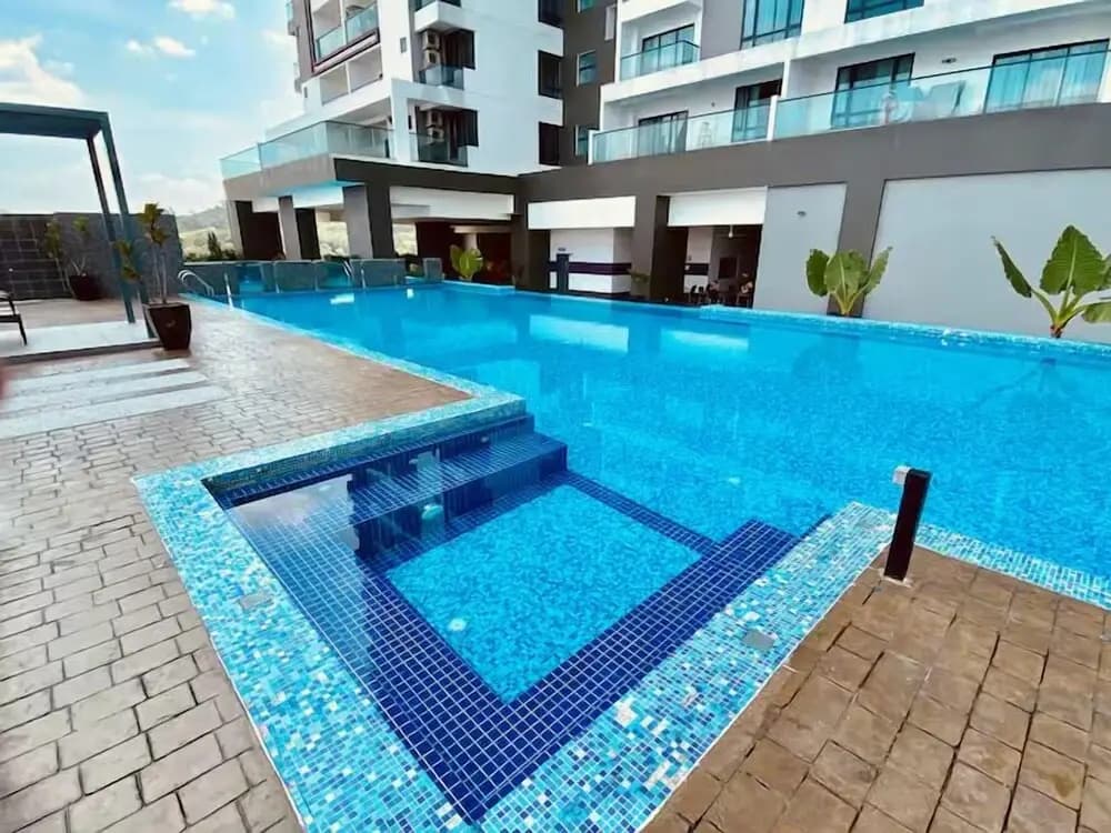 Rooftop Pool Jalan Landmark Apartments - photo 14