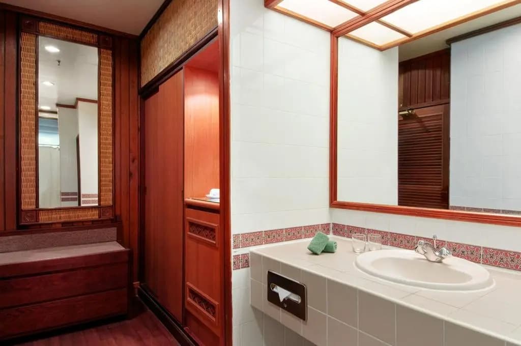 Hotel Longhouse - photo 8