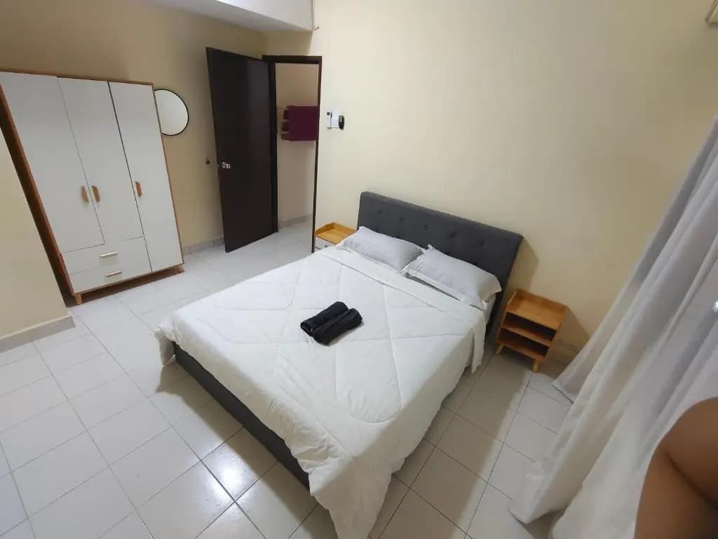 Adra Homestay, Danga Bay Apartment , JB town 3 rooms - photo 1