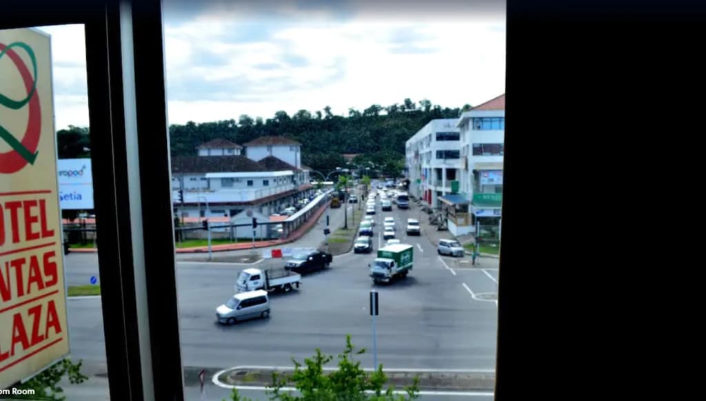 Hotel Lintas Plaza - photo 15