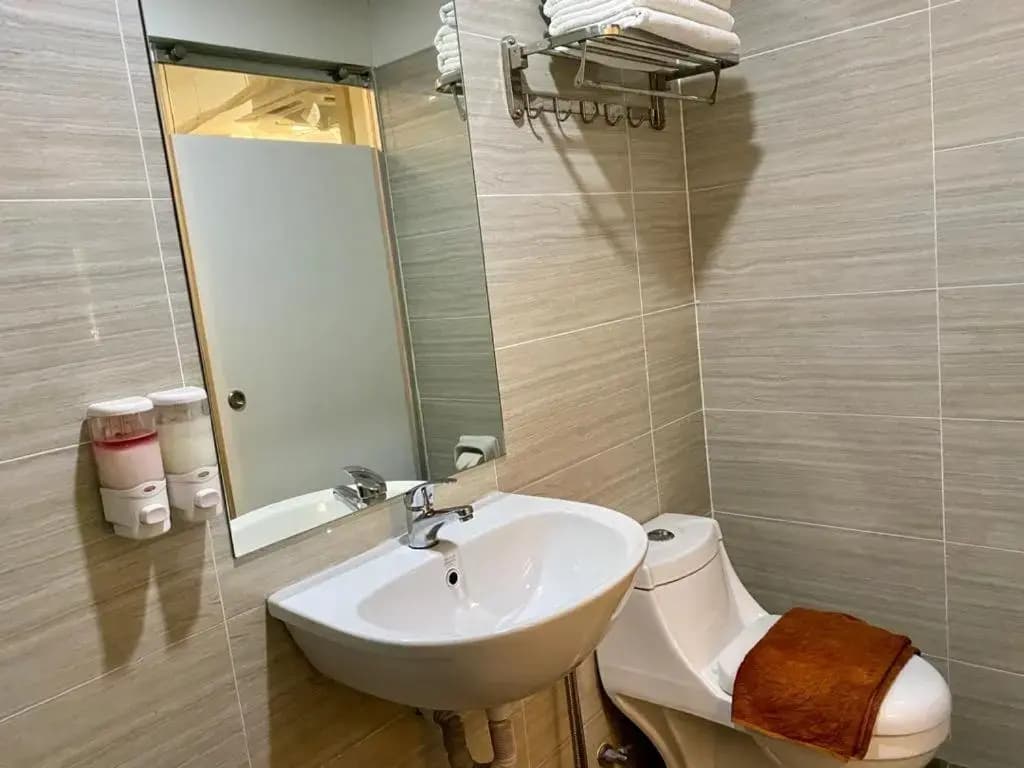 OYO 142 SH Hotel Kota Damansara - photo 8