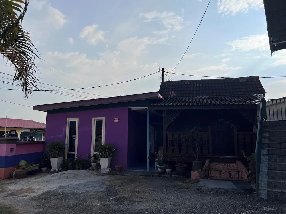 OYO 90967 Homestay Chalet Warisan Siti - photo 1