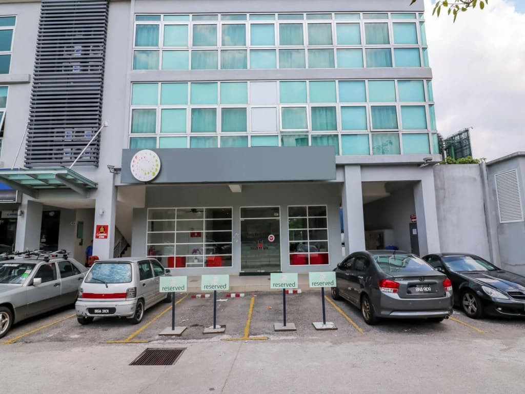 Easyrest Hotel - photo 1
