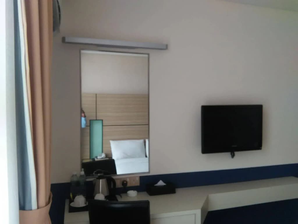 Grand Medallion Hotel - photo 3