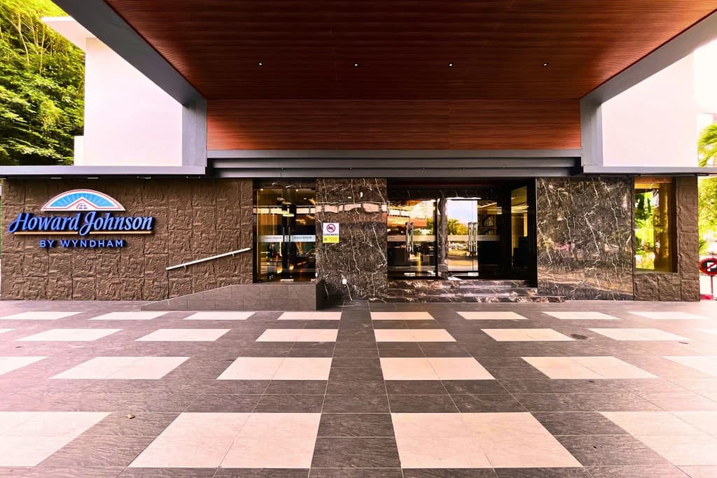 Howard Johnson by Wyndham Kota Kinabalu City Centre - photo 37